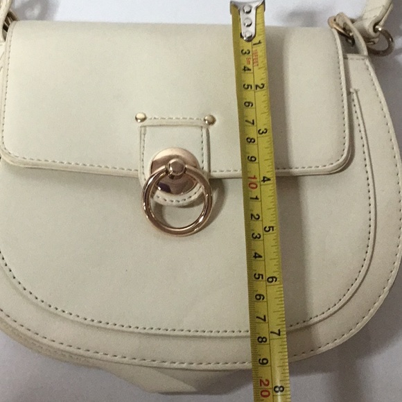 Badgley Mischka Women’s Ivory Cream Faux Leather Saddle Bag Shoulder Bag Purse - Picture 11 of 11